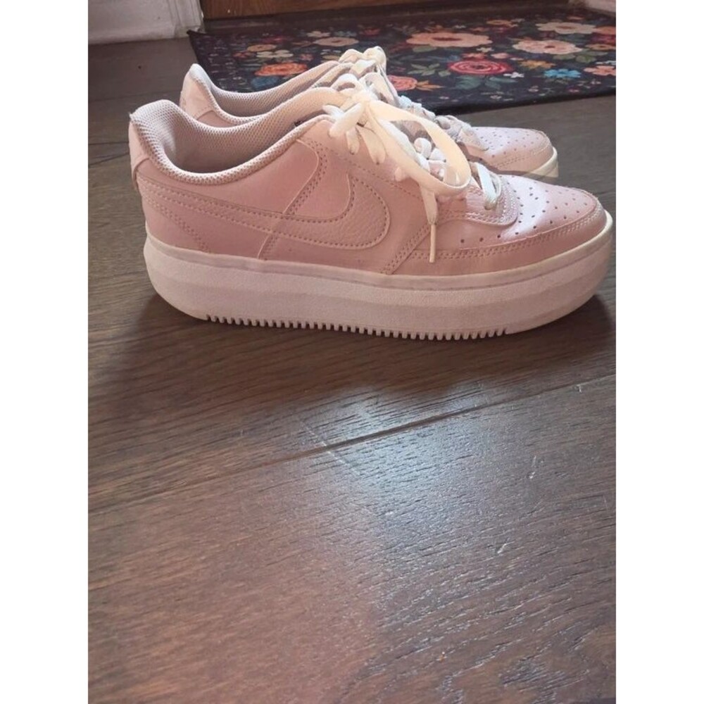 Women's size 10 Nike Air Force One's